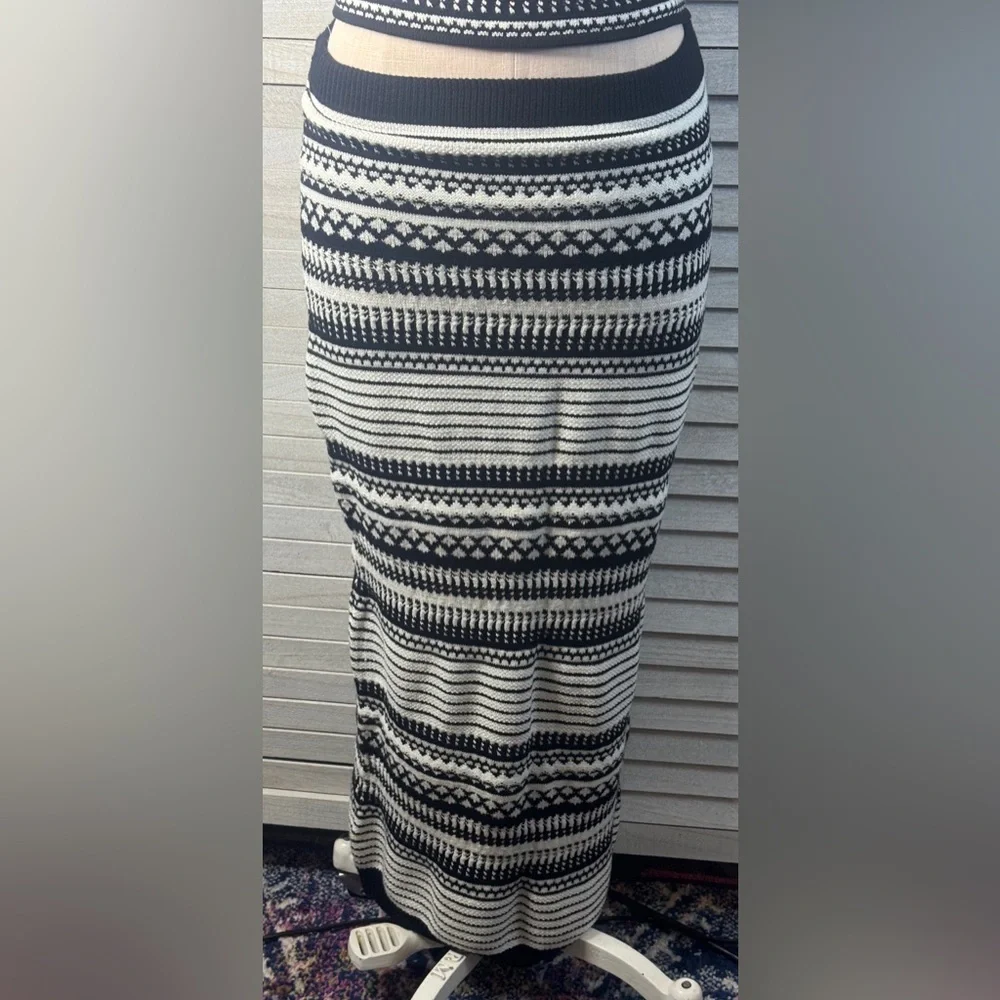 Rachel Zoe Knit Sweater Set Black White Size Medium NWT Two Piece Maxi Skirt